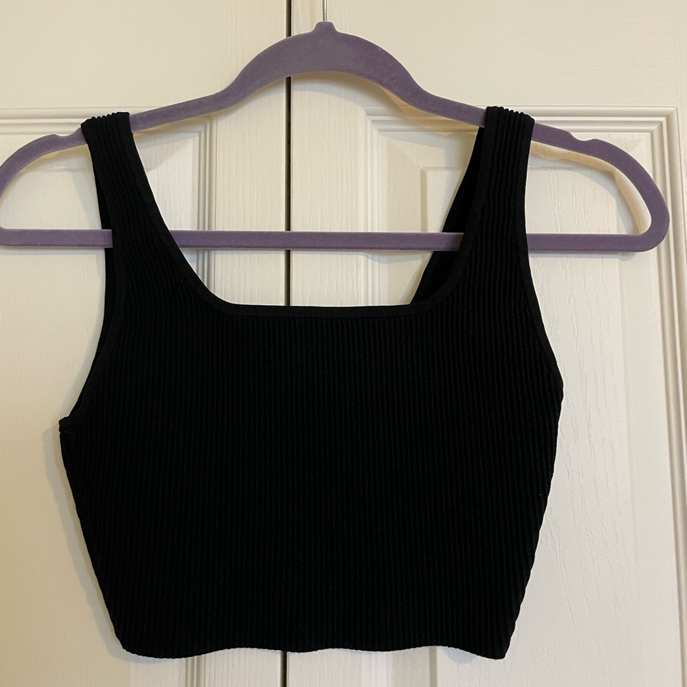 Aritzia Babaton Scupt Knit Cropped Tank